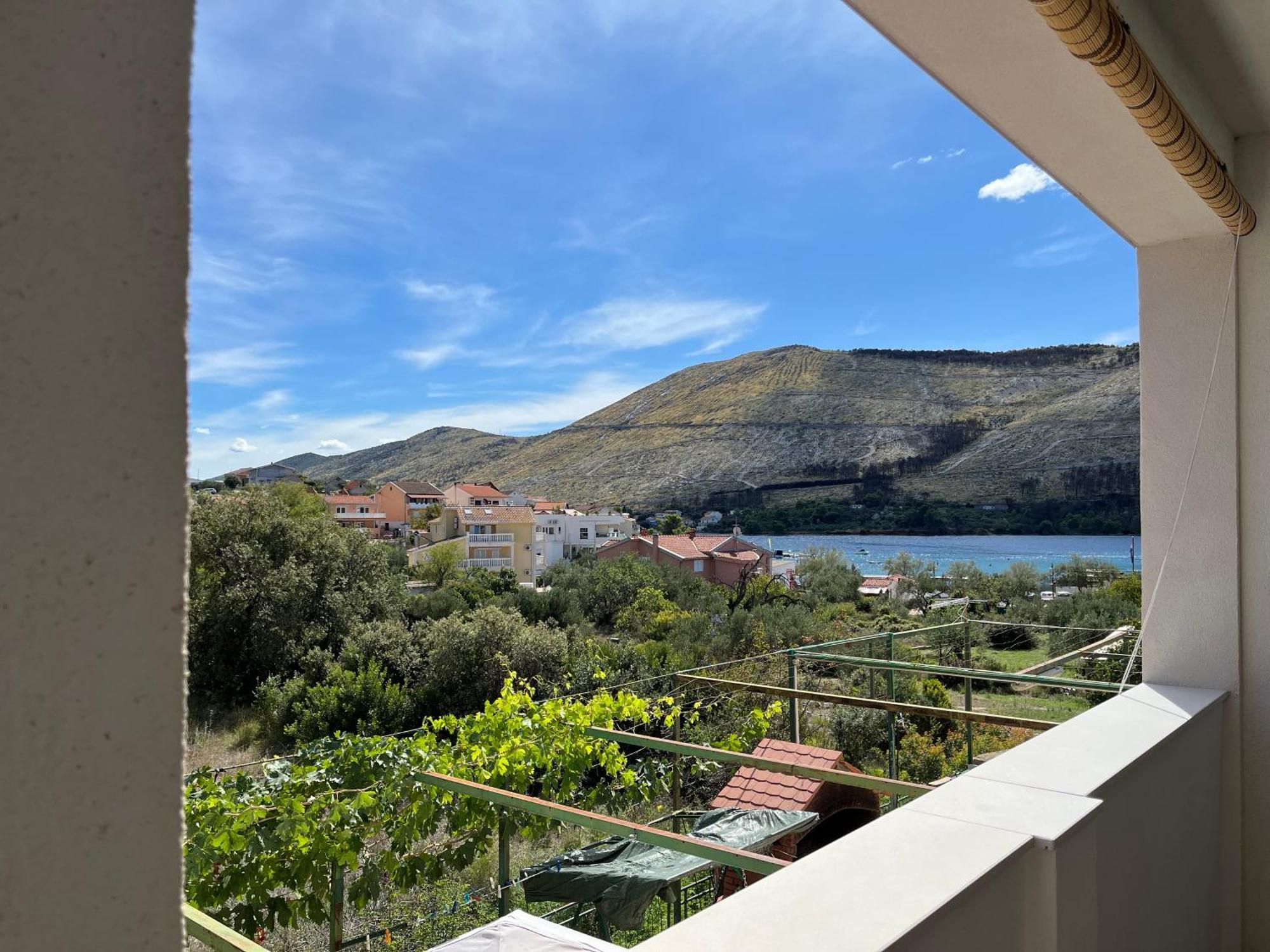 Apartmani Mlinar - Two Bedroom Apartment With Seaview Grebastica Exterior photo