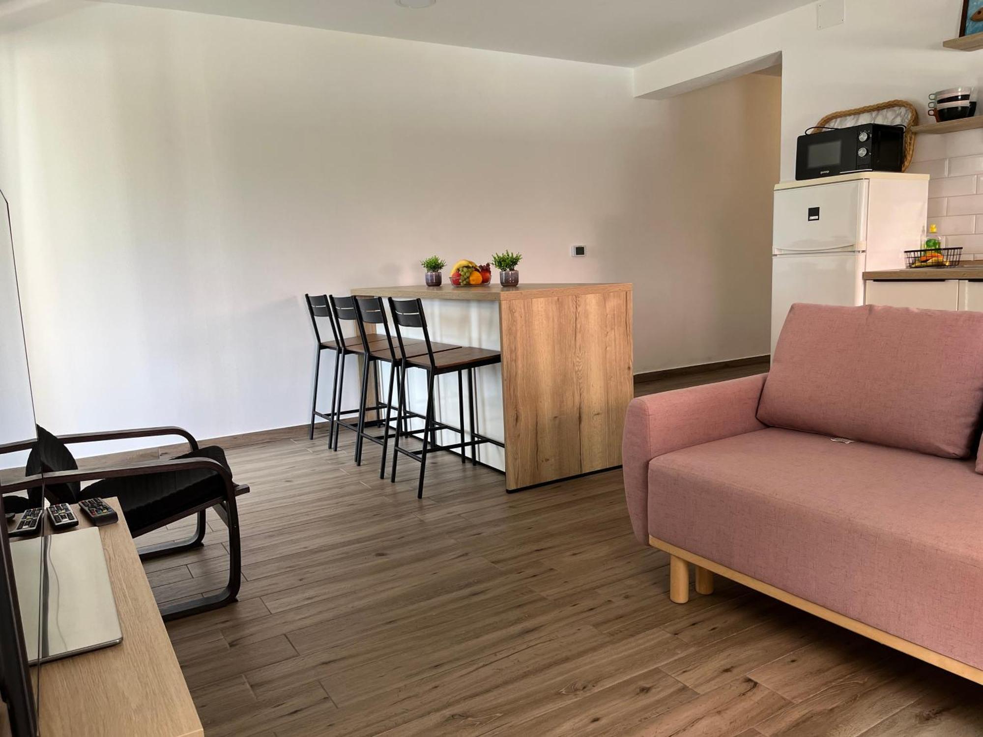Apartmani Mlinar - Two Bedroom Apartment With Seaview Grebastica Exterior photo