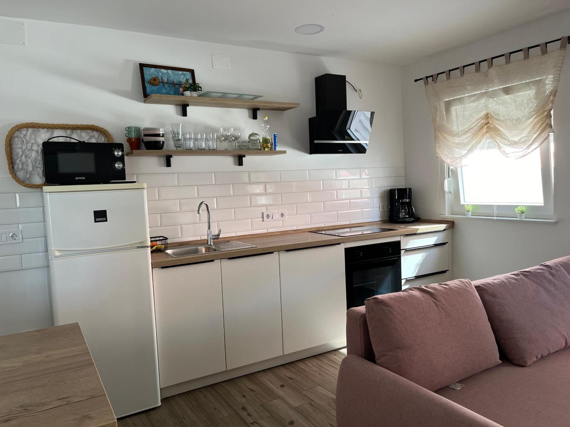 Apartmani Mlinar - Two Bedroom Apartment With Seaview Grebastica Exterior photo